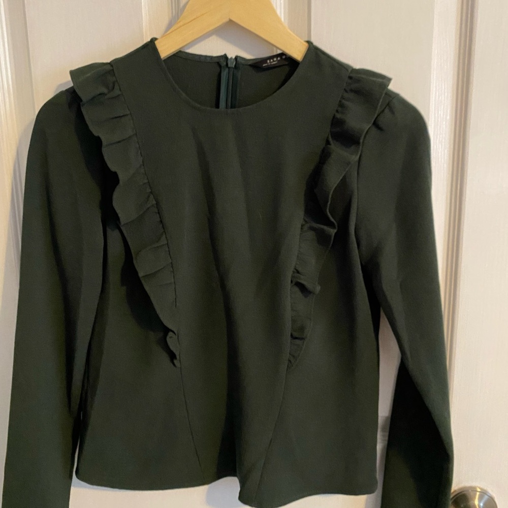 Elegant Green Ruffled Top - Picture 3 of 8
